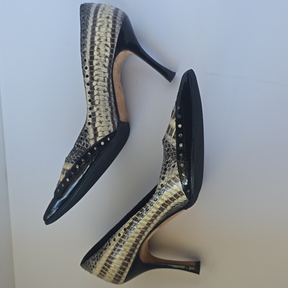 Manolo Blahnik Black Snakeskin Patent Leather Heels Pumps - Picture 7 of 16